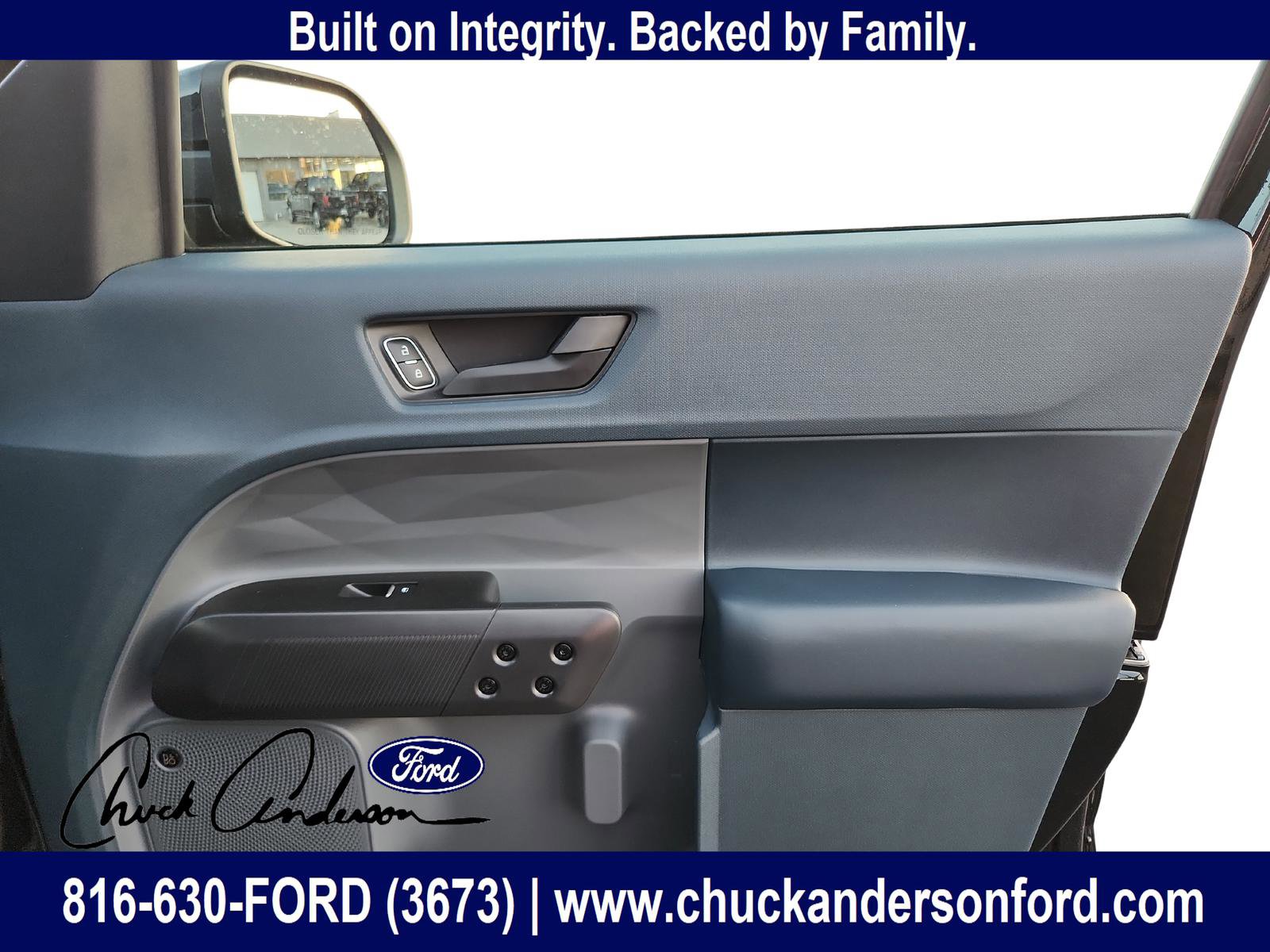 New 2025 Ford Maverick Lariat w/ Black Appearance Package image 25