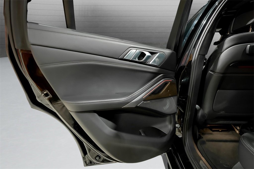 Used 2021 BMW X6 M50i w/ Executive Package image 28