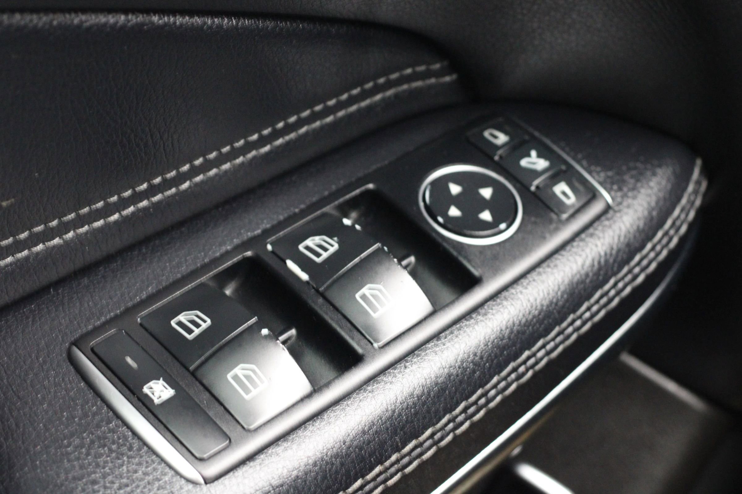 Used 2018 Mercedes-Benz GLS 550 4MATIC w/ Driver Assistance Package image 21