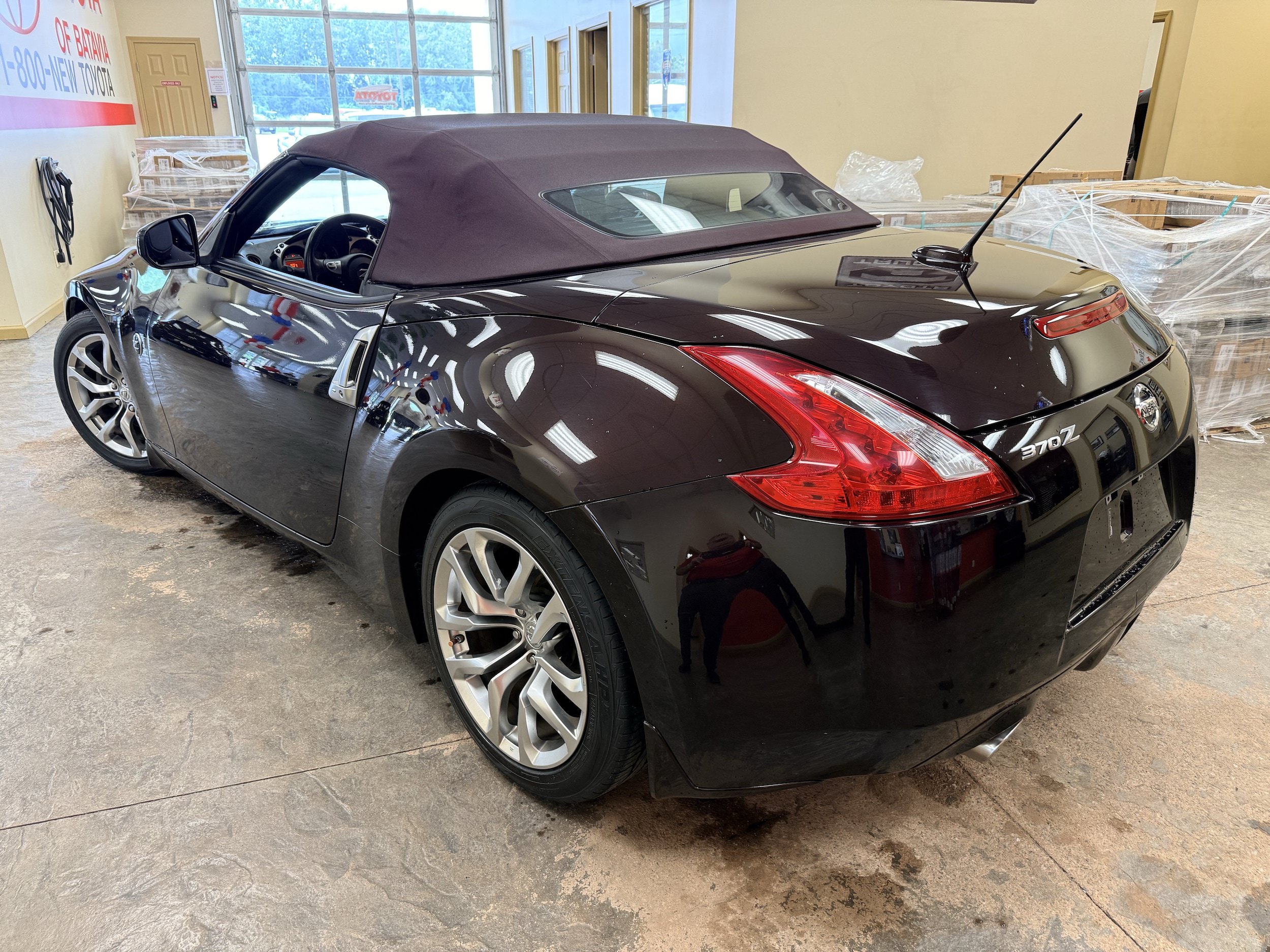Used 2012 Nissan 370Z Touring RWD image 21
