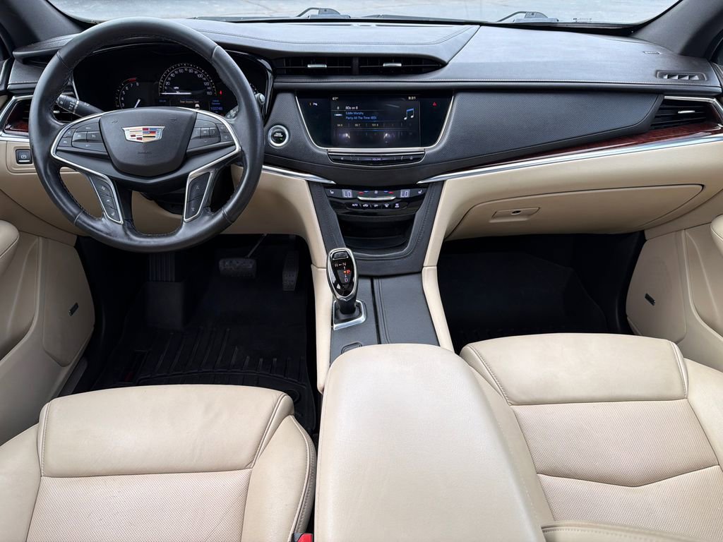 Used 2018 Cadillac XT5 Luxury w/ Driver Awareness Package image 23