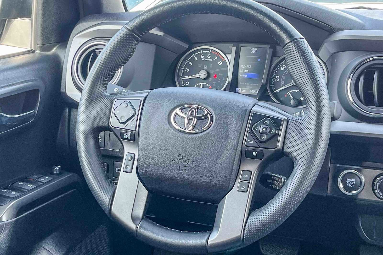 Used 2022 Toyota Tacoma TRD Off-Road image 15