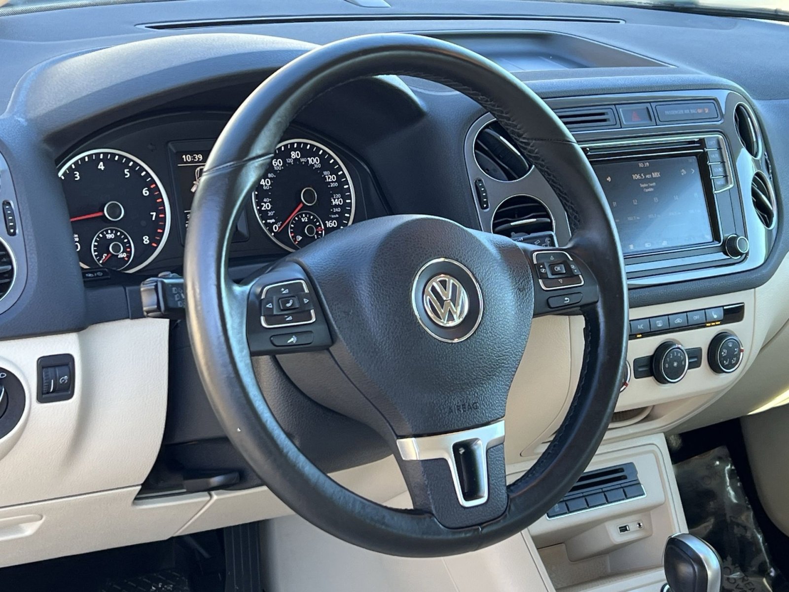 Used 2017 Volkswagen Tiguan S image 12