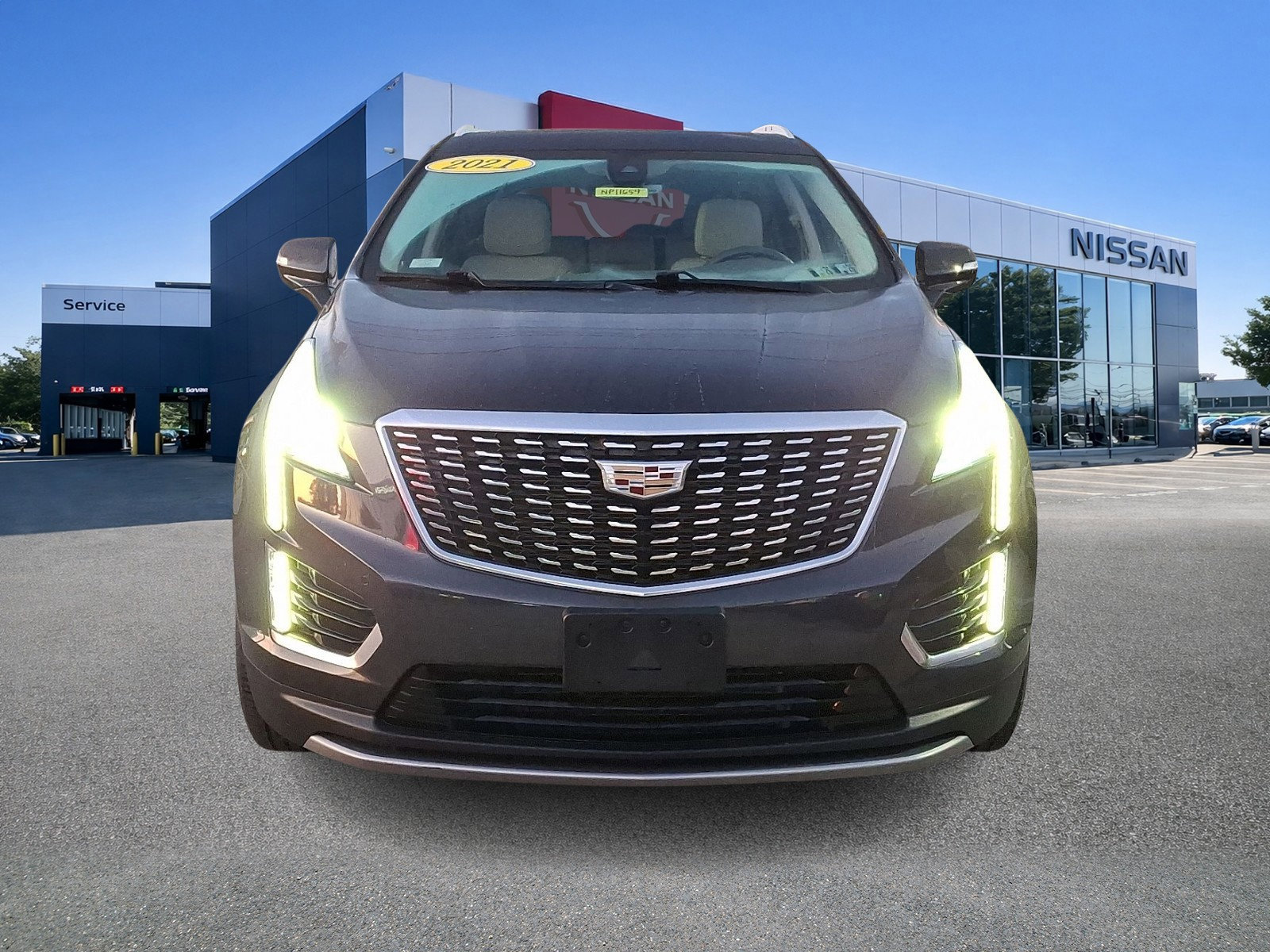Used 2021 Cadillac XT5 Premium Luxury FWD image 2