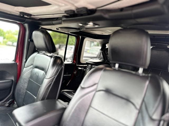 Used 2021 Jeep Wrangler Unlimited Sahara AWD/4WD image 11