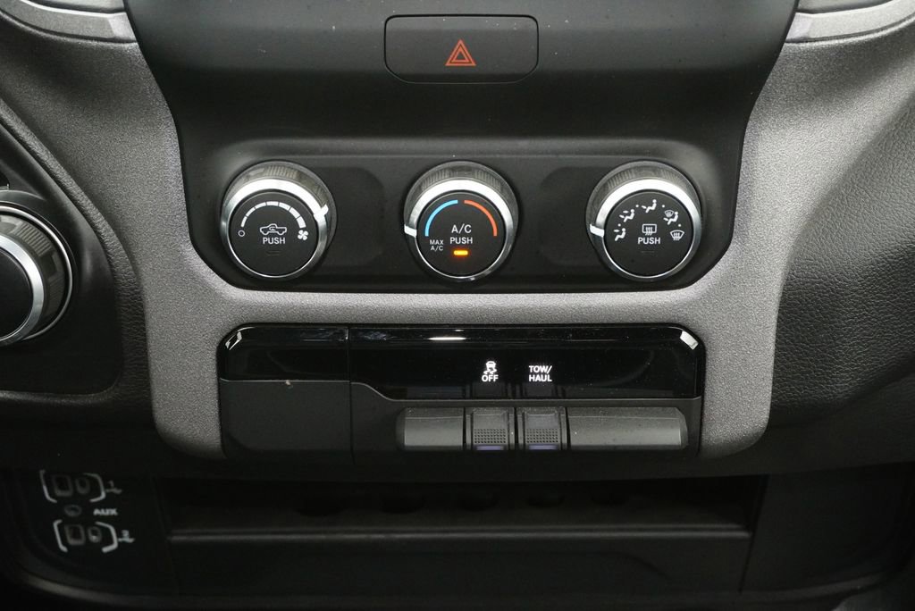 Used 2024 RAM 2500 Tradesman w/ Chrome Appearance Group image 13
