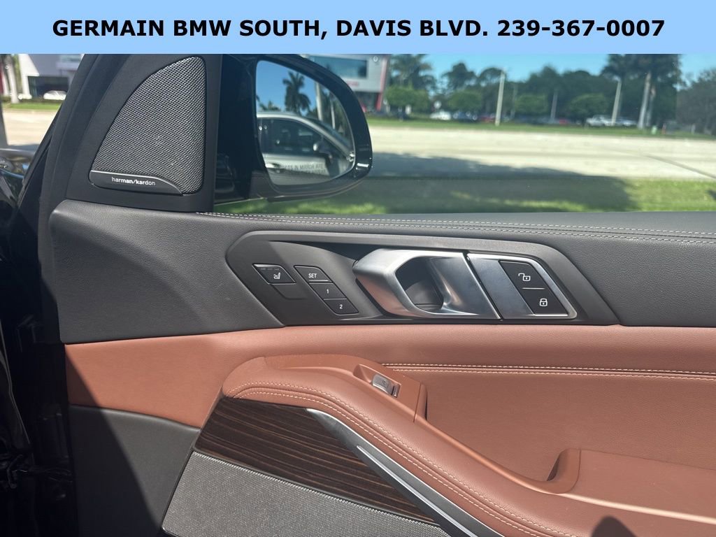 Used 2025 BMW X7 M60i image 15