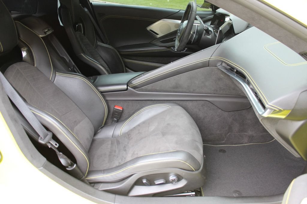 Used 2022 Chevrolet Corvette Stingray Premium Cpe w/ Z51 Performance Package RWD image 21
