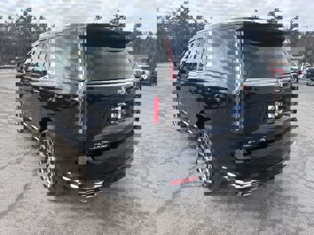 Used 2022 Cadillac Escalade Premium Luxury Platinum image 4