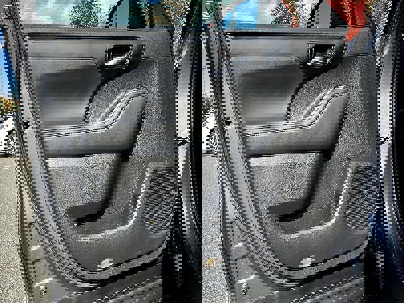 Used 2022 Toyota Highlander XLE image 9