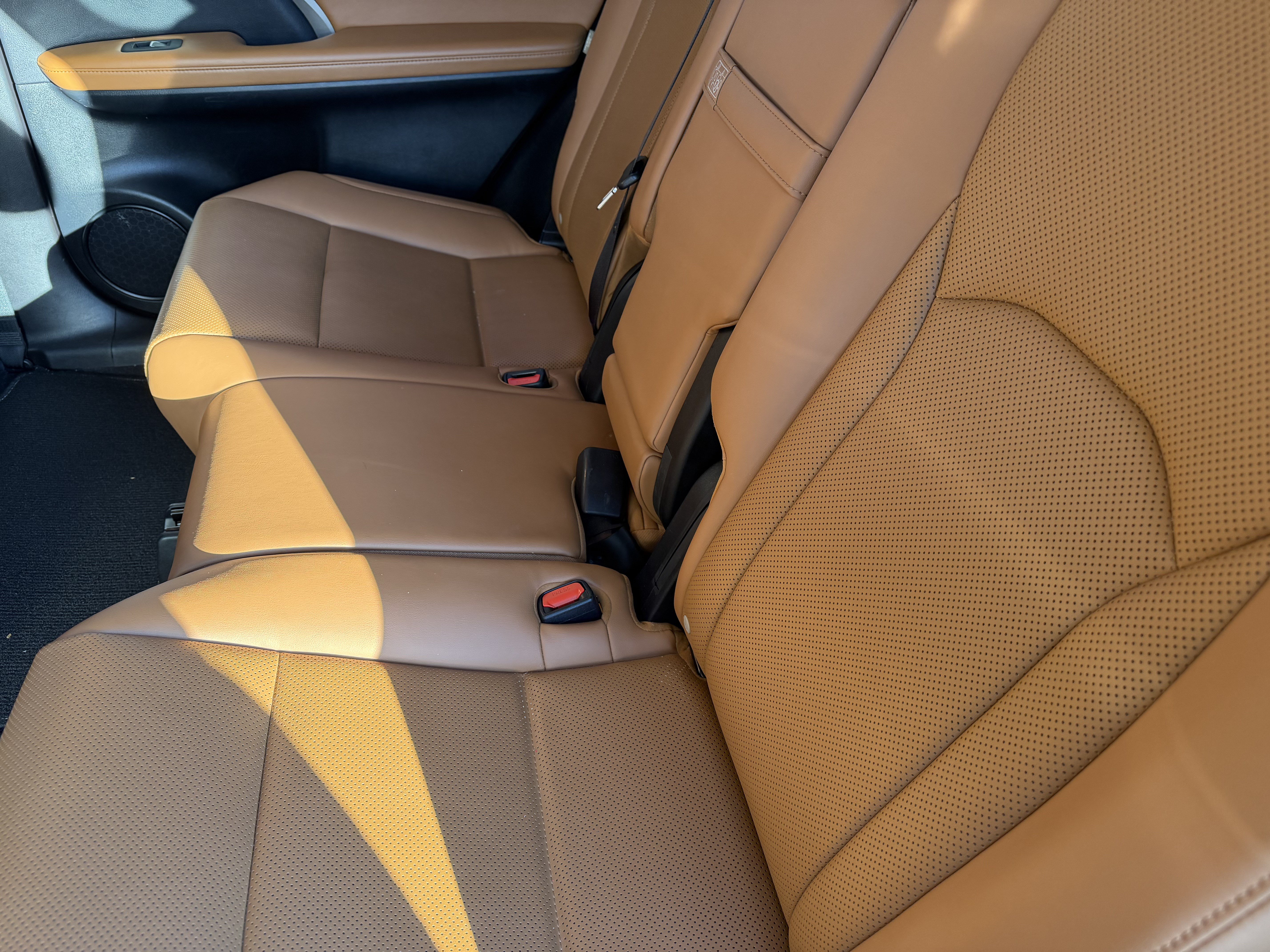 Used 2021 Lexus RX 350L FWD w/ Premium Package image 31