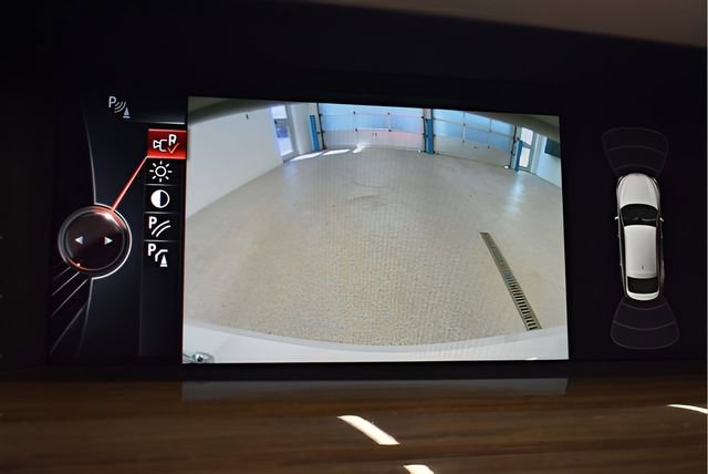 Used 2017 BMW 550i Gran Turismo xDrive image 8