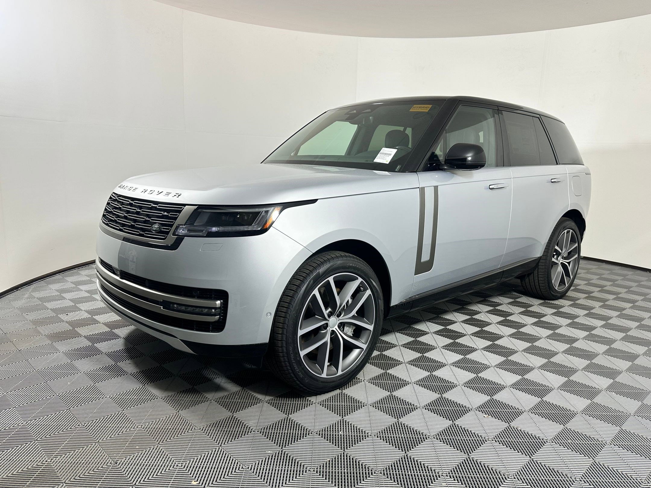 New 2025 Land Rover Range Rover SE