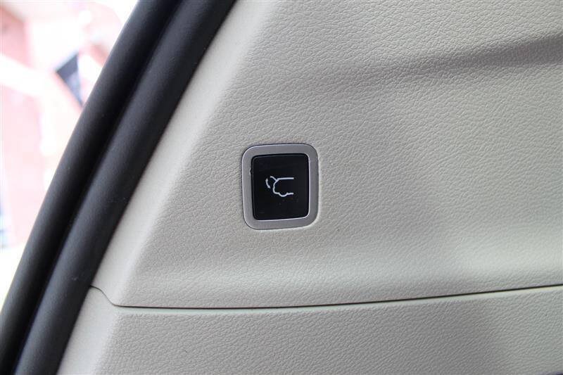 Used 2022 Chrysler Pacifica Touring-L w/ Uconnect Theater Family Group AWD/4WD image 29