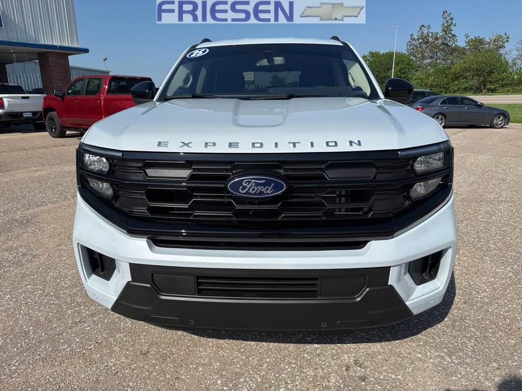 Used 2025 Ford Expedition Active AWD/4WD image 6