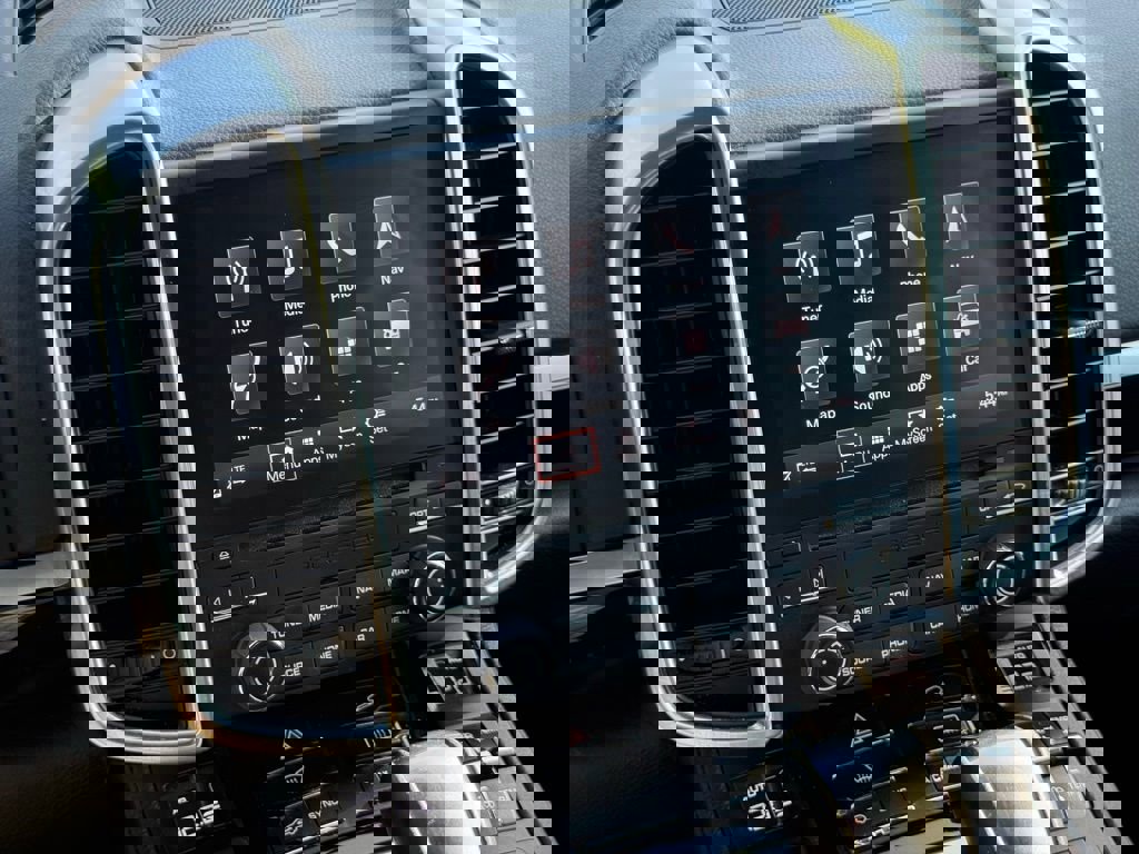 Used 2018 Porsche Cayenne Platinum Edition AWD/4WD image 36