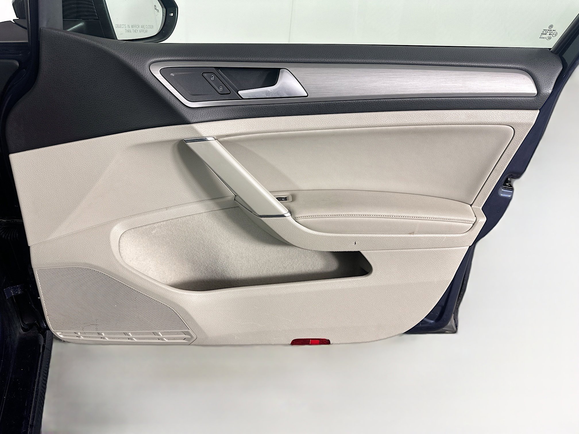 Used 2016 Volkswagen Golf Limited Edition image 31