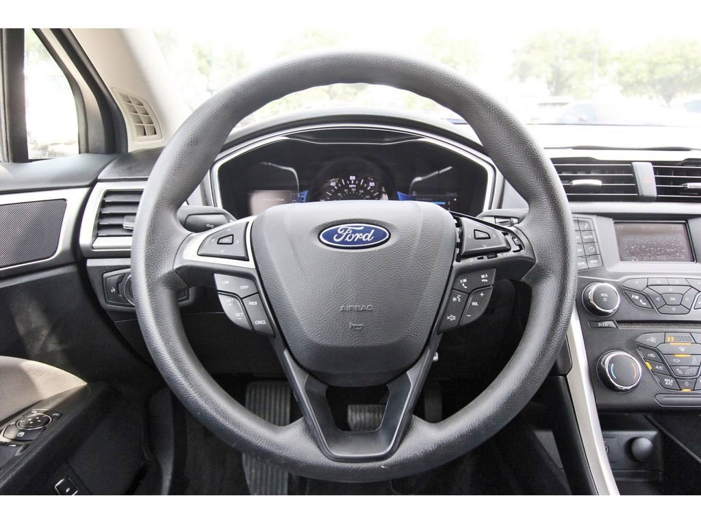Used 2018 Ford Fusion S FWD image 16