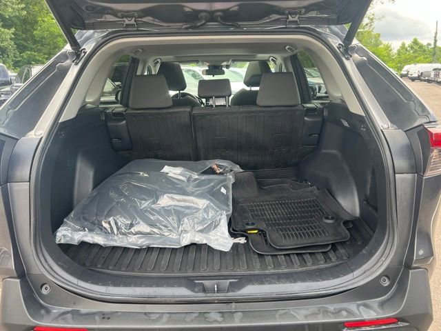 Used 2021 Toyota RAV4 XLE w/ Convenience Package AWD/4WD image 22