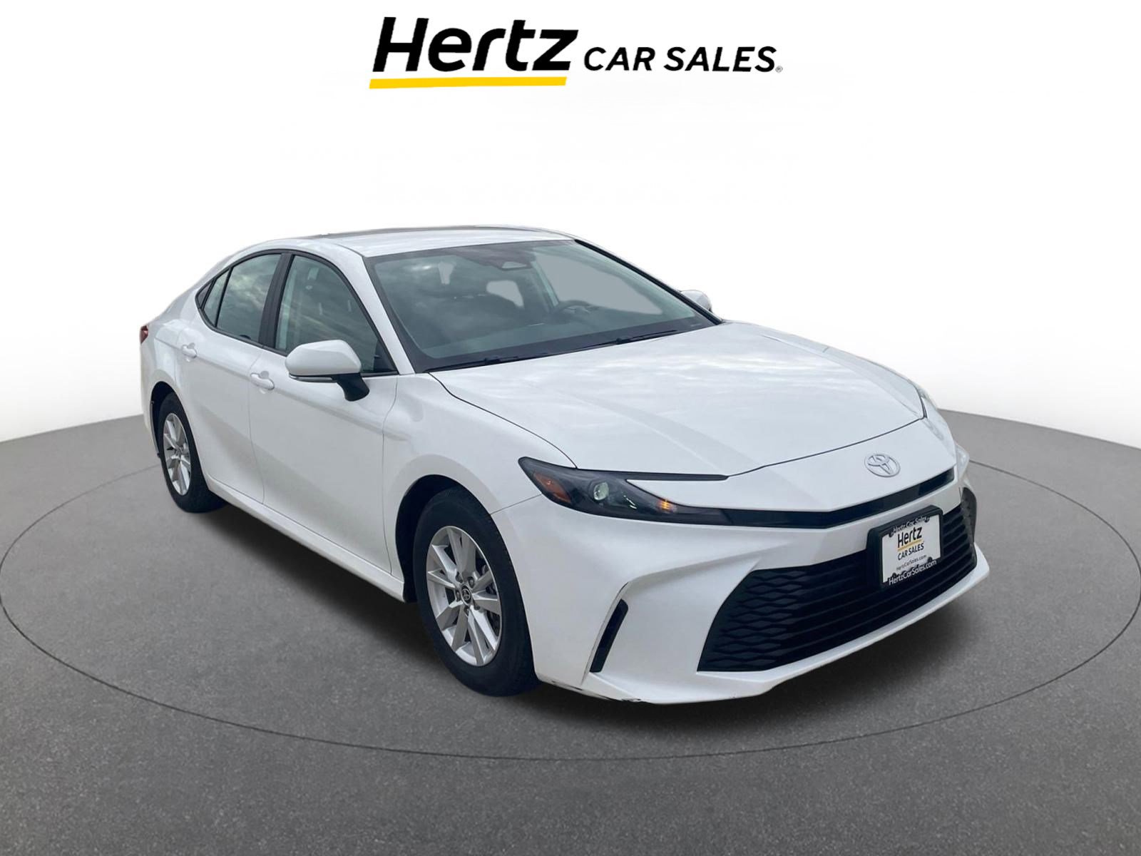 Used 2025 Toyota Camry LE image 1