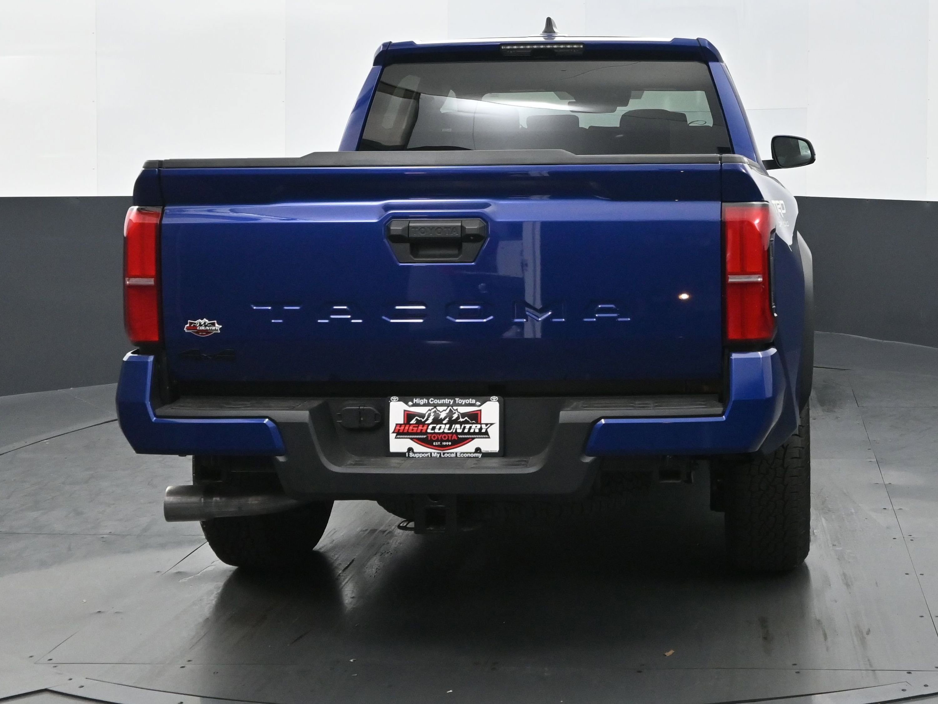 Used 2025 Toyota Tacoma TRD Off-Road image 5
