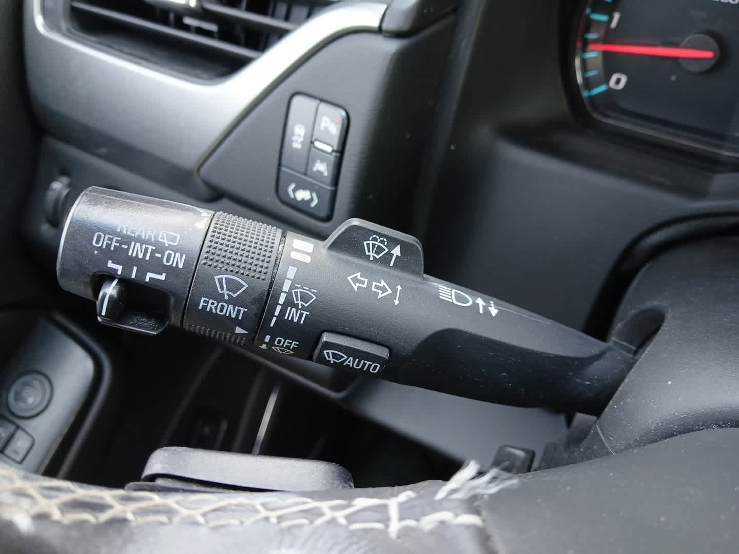 Used 2018 Chevrolet Suburban Premier AWD/4WD image 28
