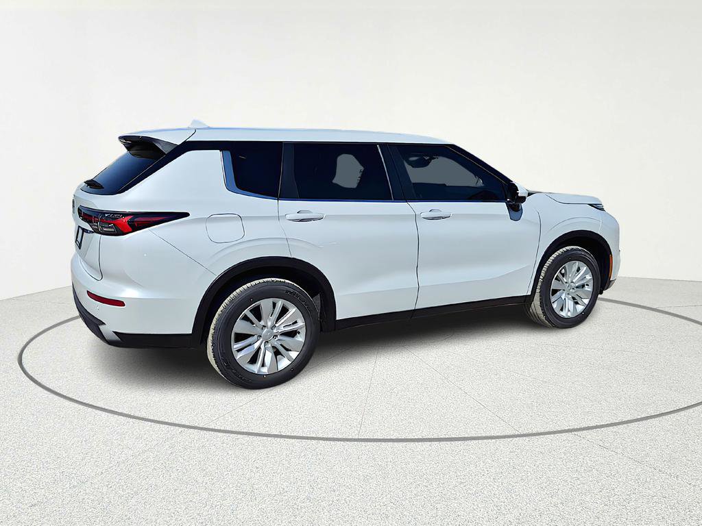New 2026 Mitsubishi Outlander ES FWD image 7