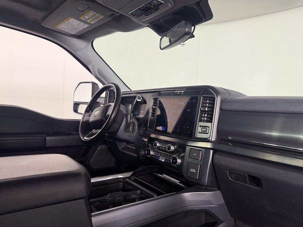 Used 2025 Ford F350 Lariat w/ Black Appearance Package AWD/4WD image 28
