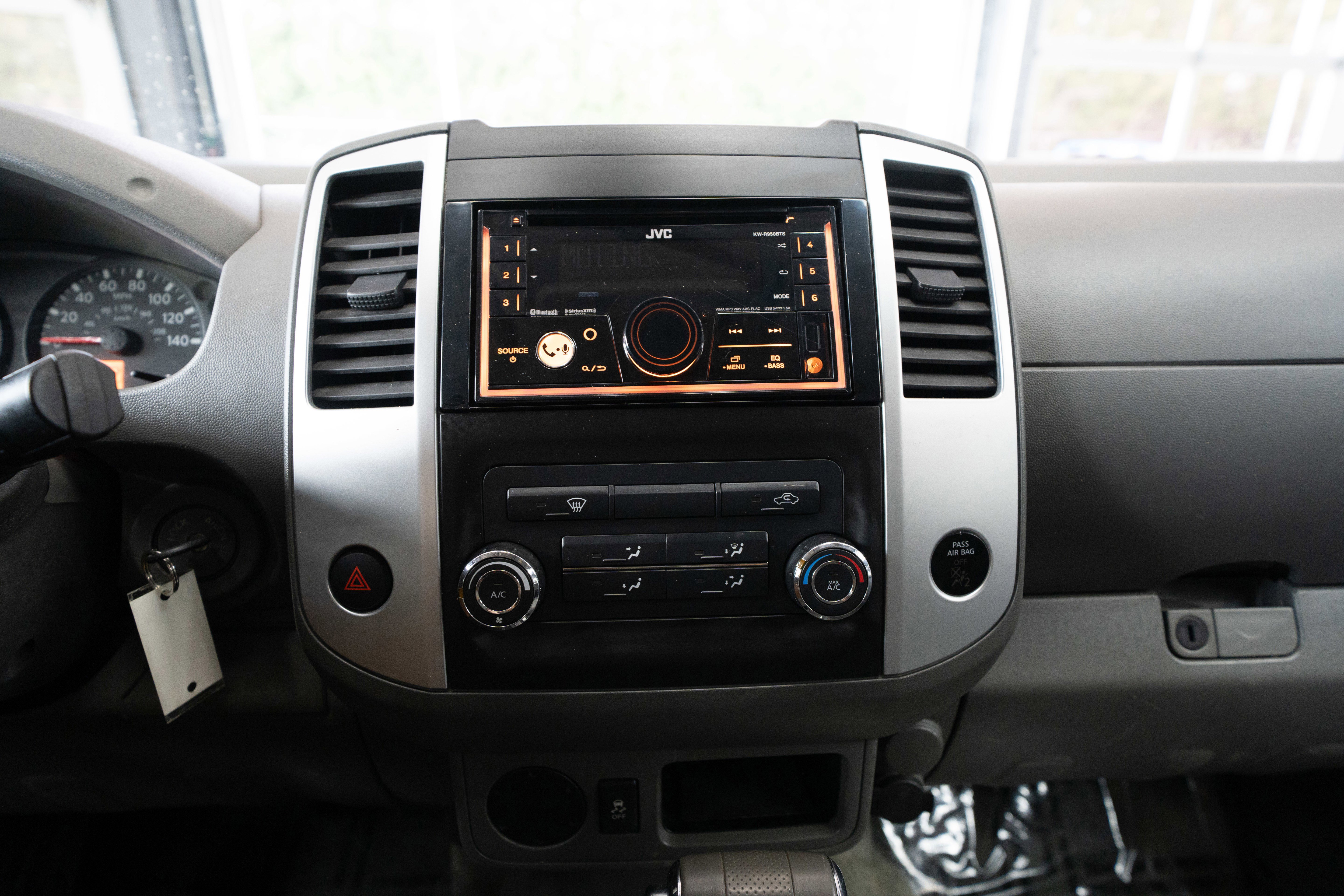 Used 2014 Nissan Frontier S image 17