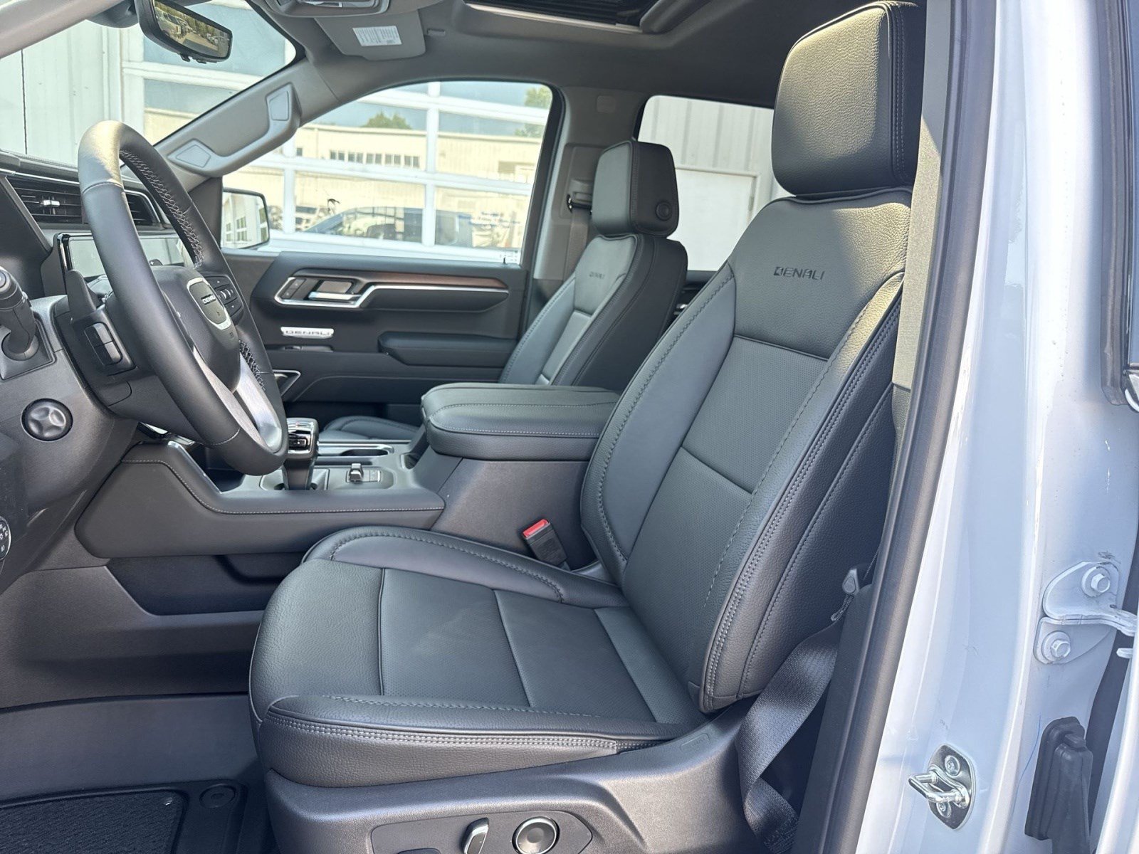 New 2026 GMC Sierra 1500 Denali w/ Denali Reserve Package AWD/4WD image 11