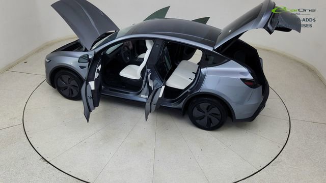 Used 2026 Tesla Model Y Long Range image 83