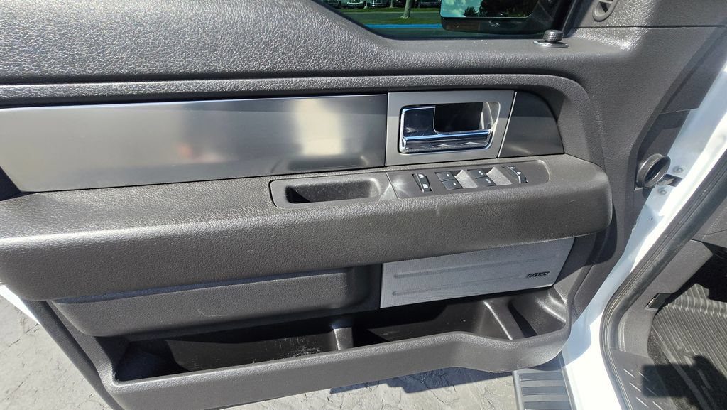 Used 2014 Ford F150 FX4 w/ Equipment Group 402A Luxury AWD/4WD image 11