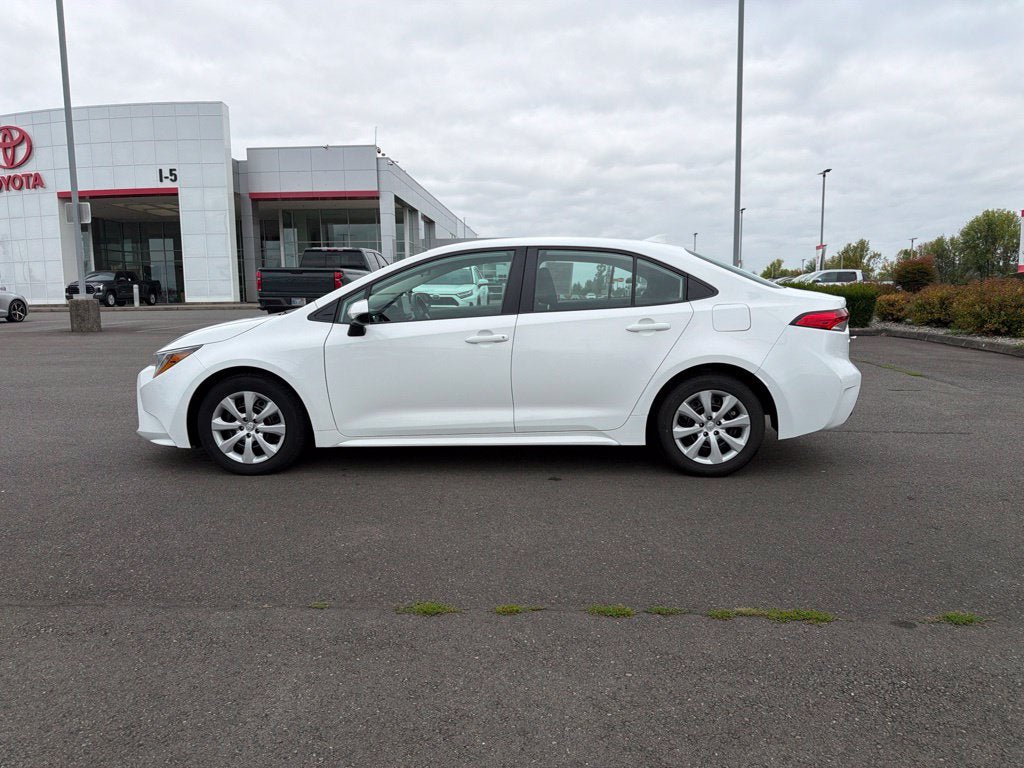 Used 2024 Toyota Corolla LE FWD image 9