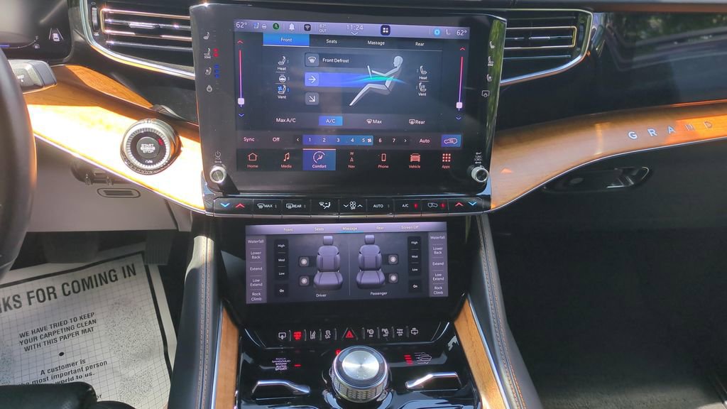 Used 2022 Jeep Grand Wagoneer Series III w/ Rear Seat Video Group 1 image 16