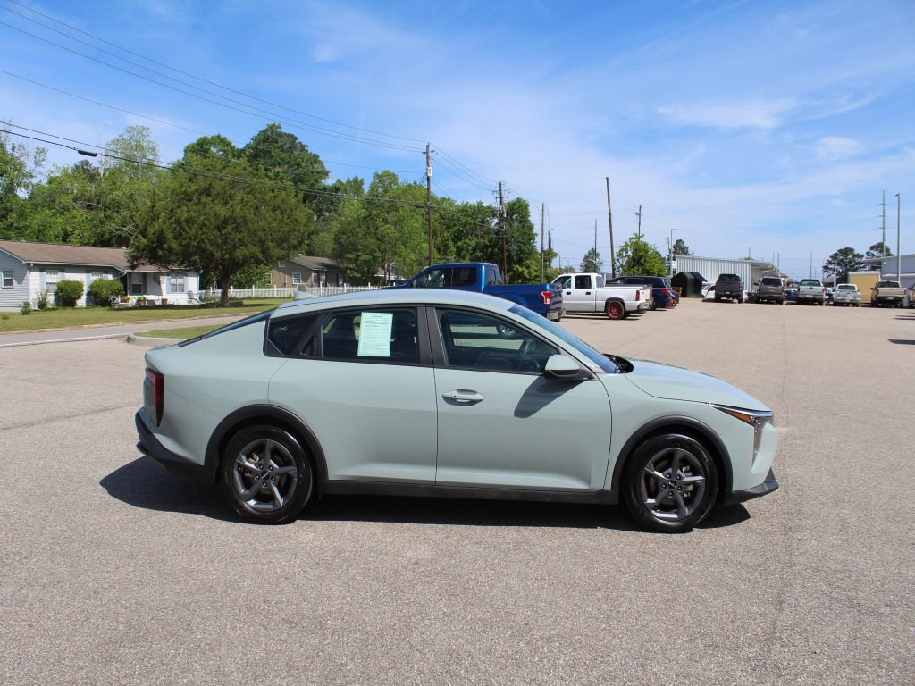 Used 2025 Kia K4 LXS image 10