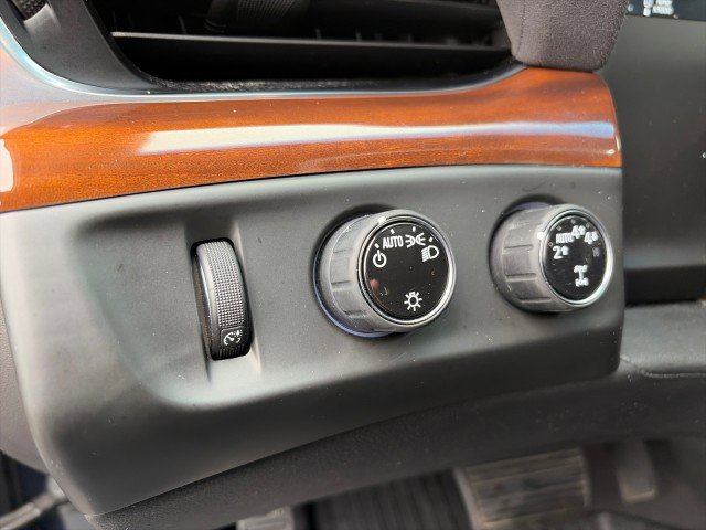 Used 2019 Cadillac Escalade Luxury AWD/4WD image 14