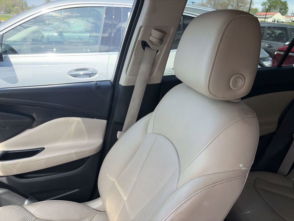 Used 2017 Buick Envision Essence image 22