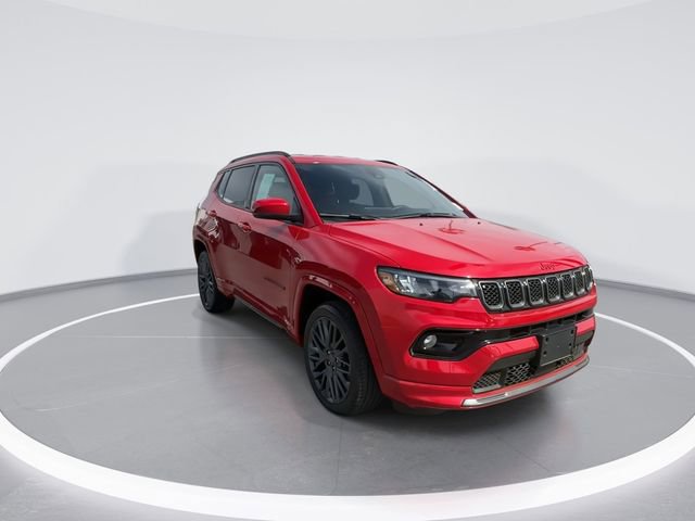 Used 2023 Jeep Compass Limited image 2