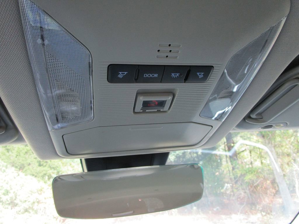 Used 2022 Toyota RAV4 XLE image 36