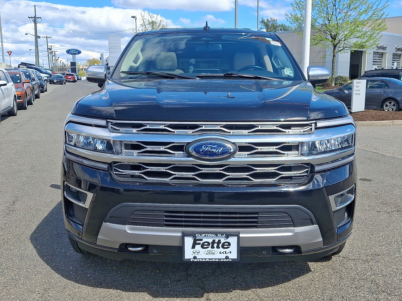 Used 2023 Ford Expedition Max Platinum AWD/4WD image 2