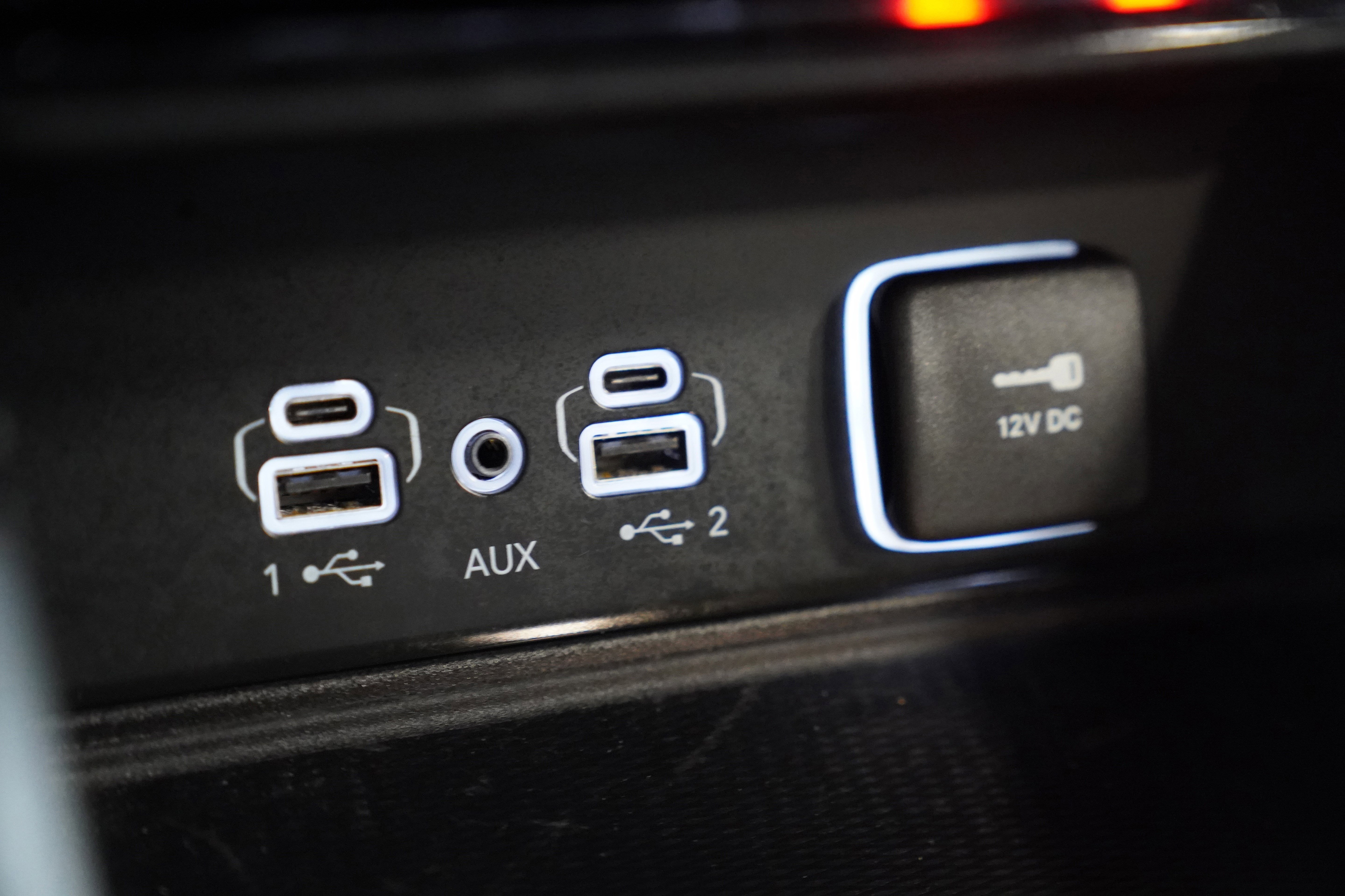 Certified 2024 Jeep Grand Cherokee L Limited w/ Luxury Tech Group II image 30