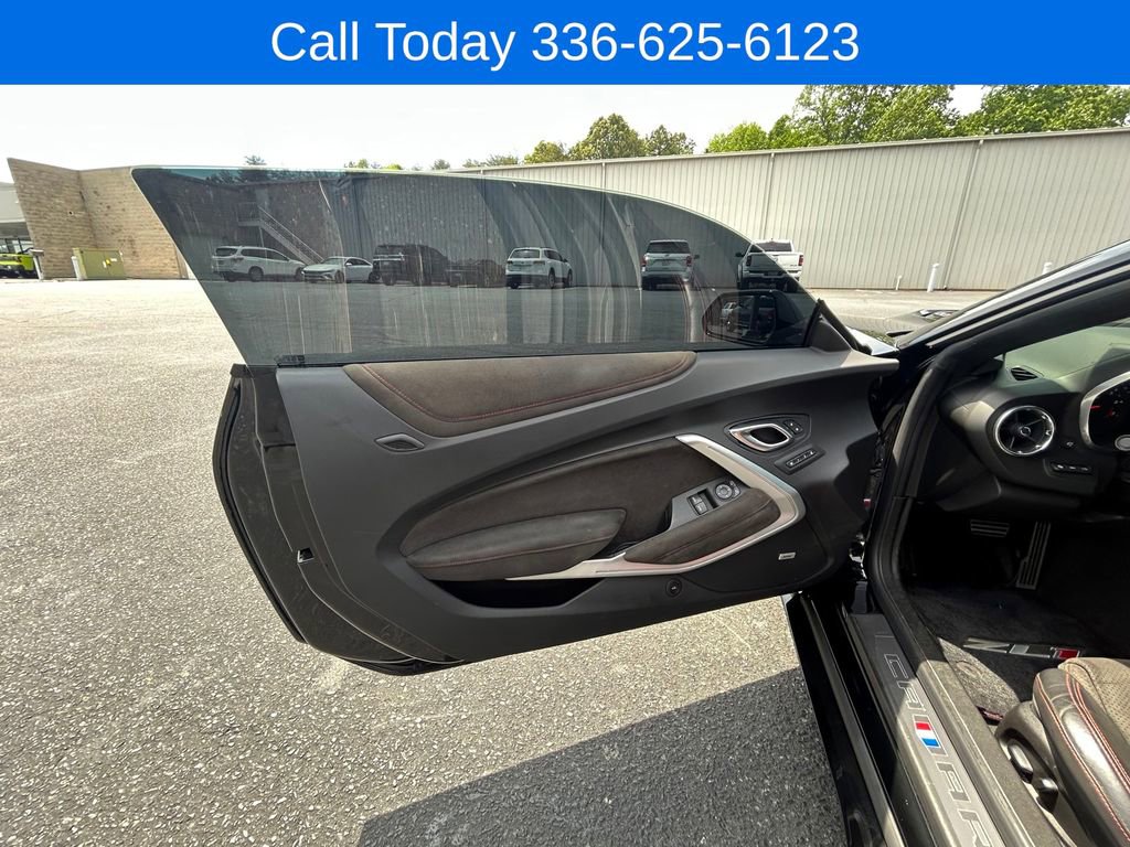 Used 2018 Chevrolet Camaro ZL1 RWD image 14