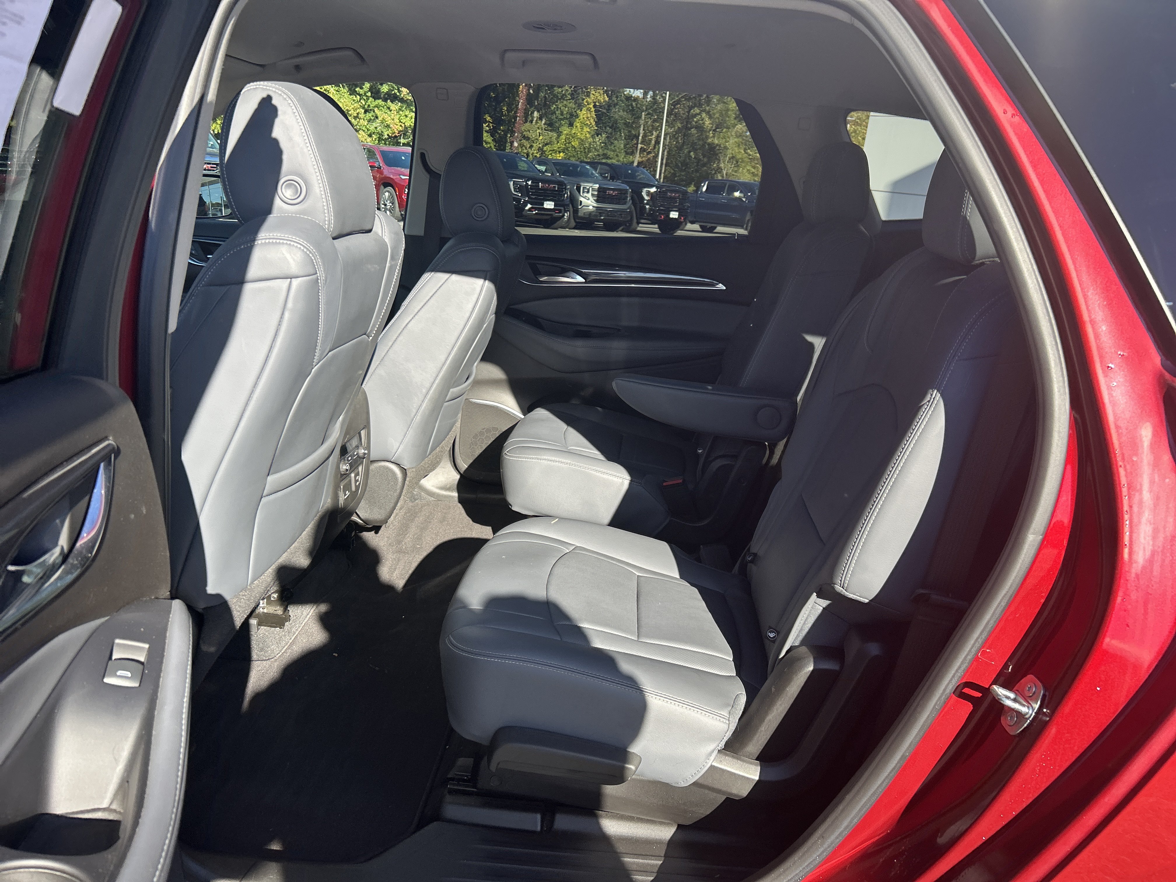 Used 2021 Buick Enclave Essence w/ Sound and Sites Package AWD/4WD image 26