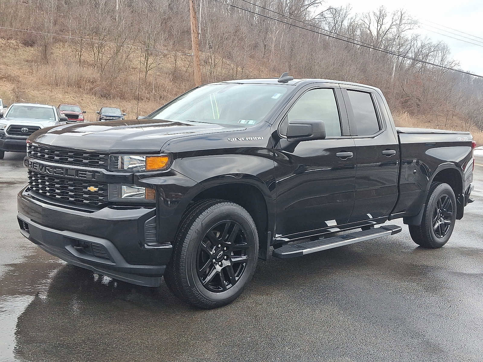 Used 2020 Chevrolet Silverado 1500 Custom w/ Custom Value Package image 3