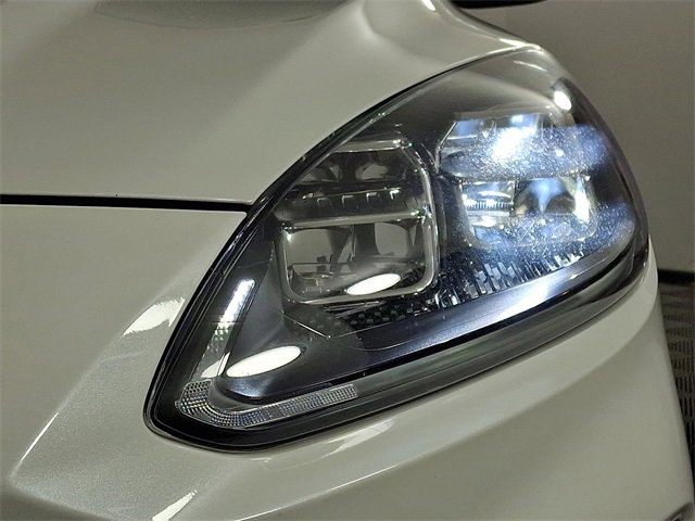 Used 2020 Ford Escape Titanium image 12