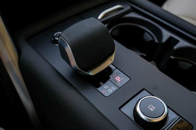 New 2026 Land Rover Discovery S AWD/4WD image 33
