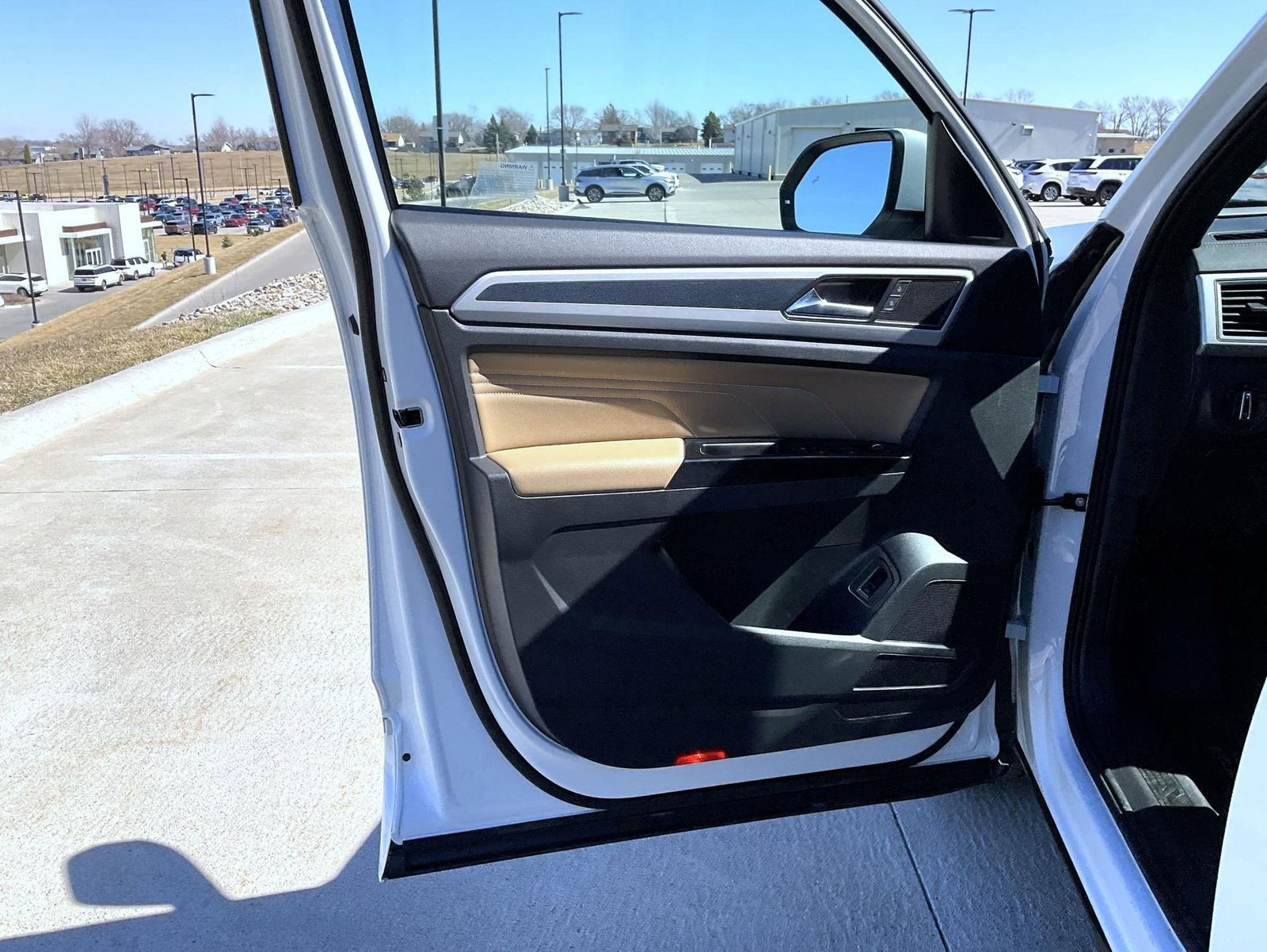 Used 2021 Volkswagen Atlas Cross Sport SE w/ Panoramic Sunroof Package image 10