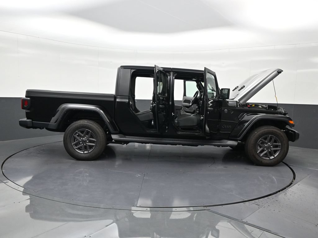 Used 2025 Jeep Gladiator Sport AWD/4WD image 31