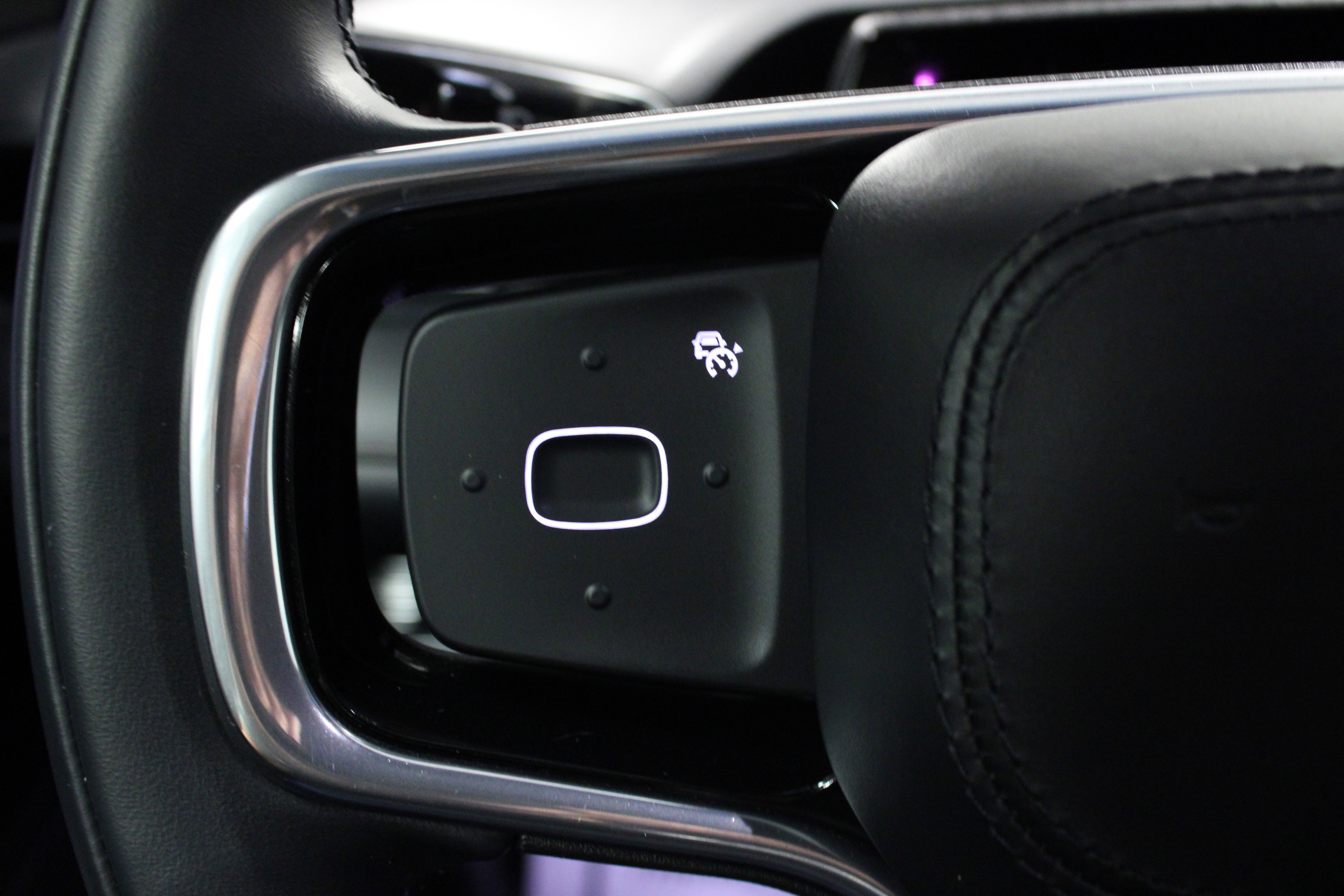 Used 2024 Lincoln Nautilus Reserve w/ Jet Appearance Package (87T) image 20