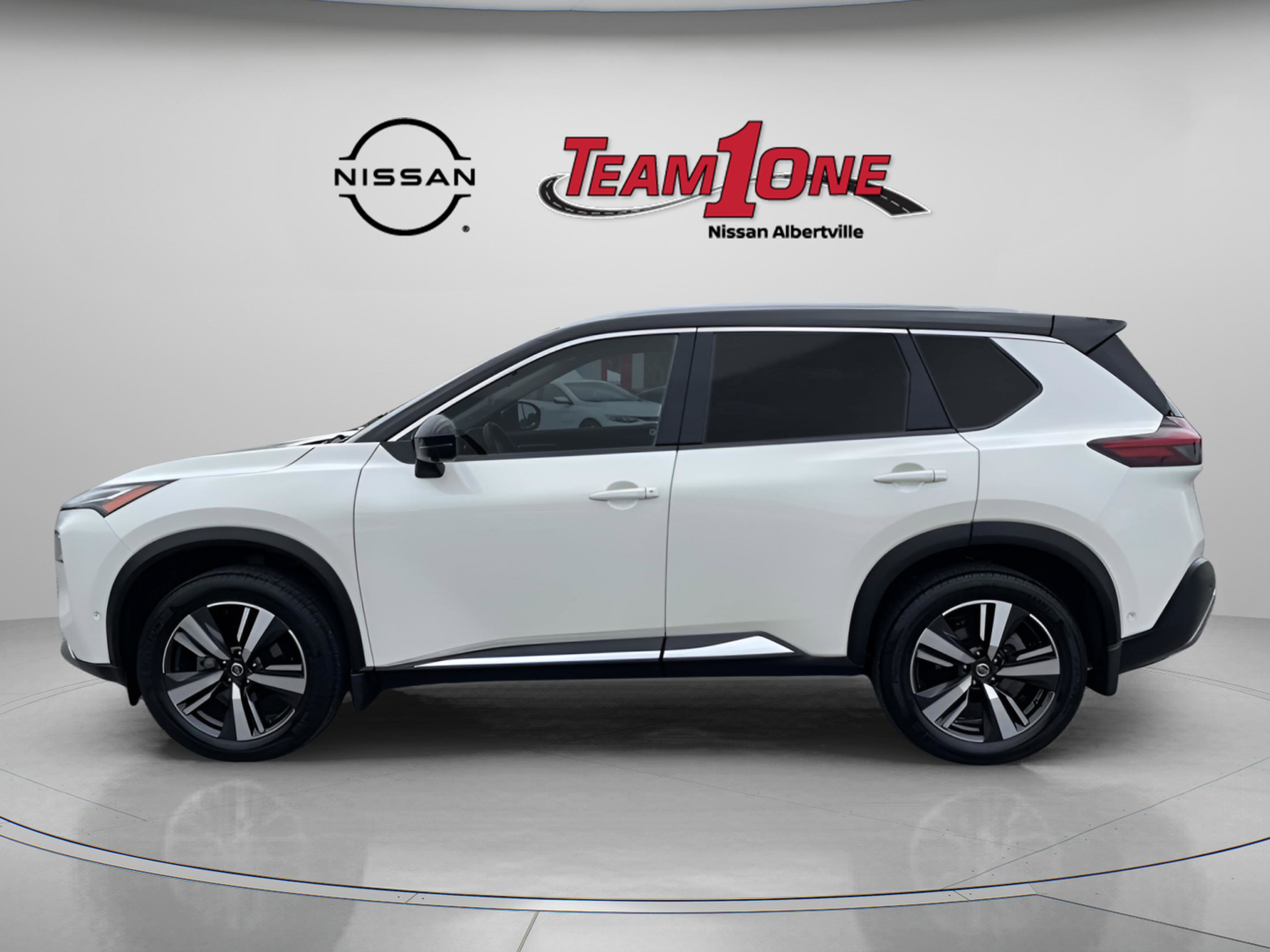 Used 2021 Nissan Rogue Platinum FWD image 5